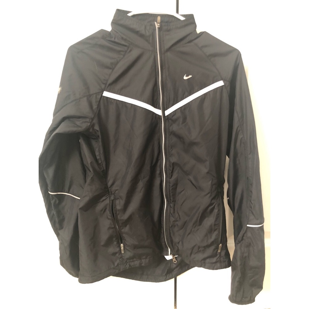 Nike Women’s Lightweight Raincoat Size Small